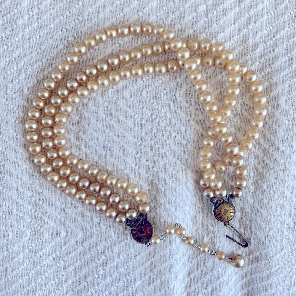 Vintage faux pearl choker